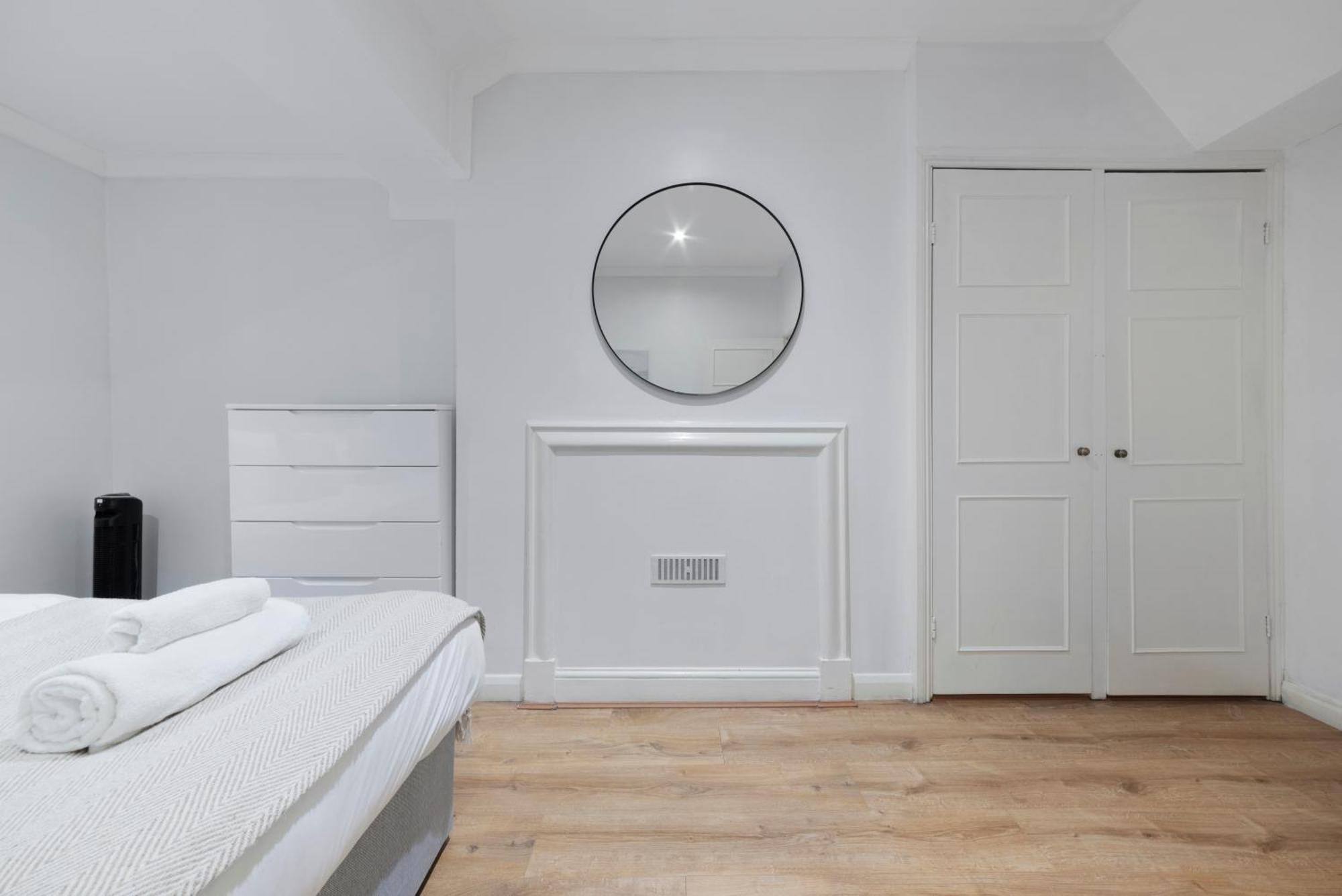 2 Bed Piccadilly Apartment 4 London Exterior foto