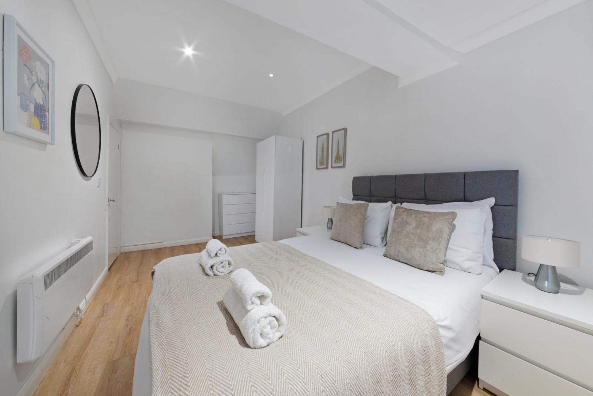 2 Bed Piccadilly Apartment 4 London Exterior foto
